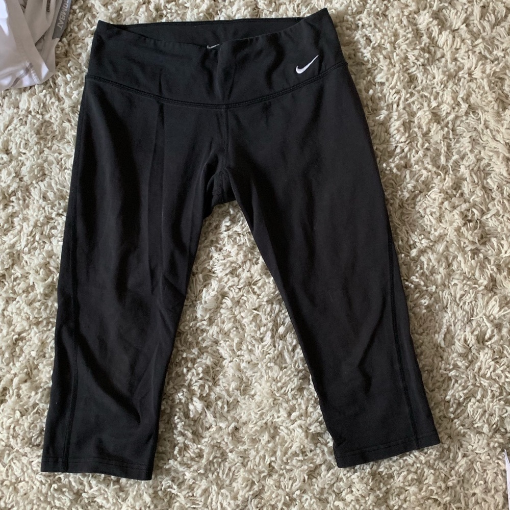 Nike cut off leggings